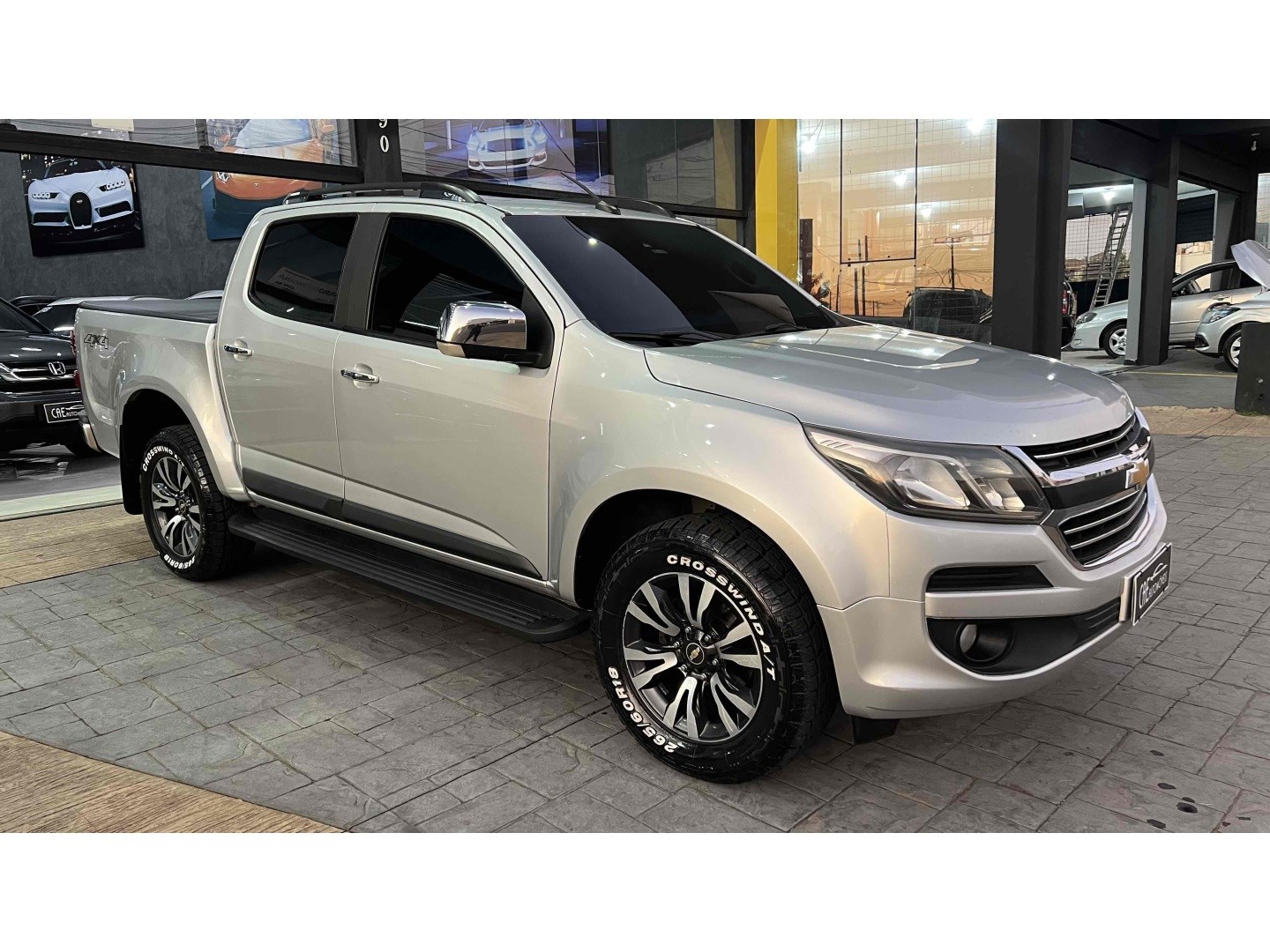 //www.autoline.com.br/carro/chevrolet/s-10-28-cd-ltz-16v-diesel-4p-4x4-turbo-automatico/2017/santa-barbara-doeste-sp/24816303