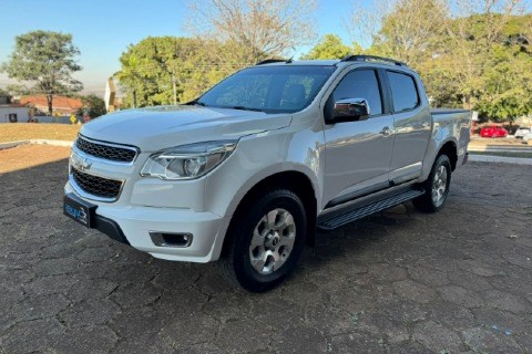 //www.autoline.com.br/carro/chevrolet/s-10-24-ltz-cd-8v-flex-4p-manual/2013/jatai-go/24831526