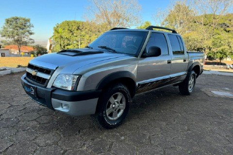 //www.autoline.com.br/carro/chevrolet/s-10-28-colina-cd-12v-diesel-4p-turbo-manual/2010/jatai-go/24832024