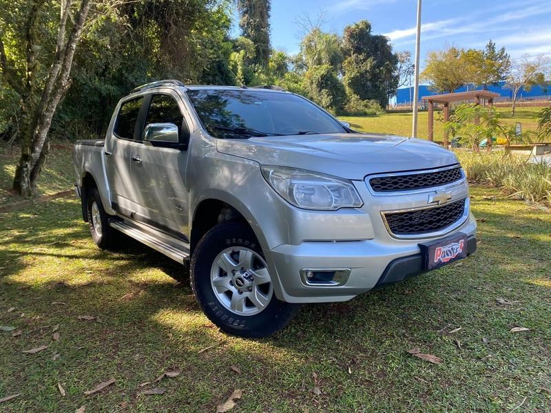 //www.autoline.com.br/carro/chevrolet/s-10-28-cd-lt-16v-diesel-4p-turbo-manual/2016/cascavel-pr/24863443