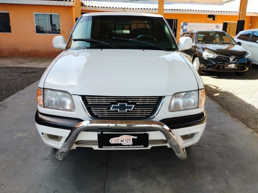 //www.autoline.com.br/carro/chevrolet/s-10-25-de-luxe-cabdupla-4x4-turbo-100cv-4p-diesel/2000/colombo-pr/24865088