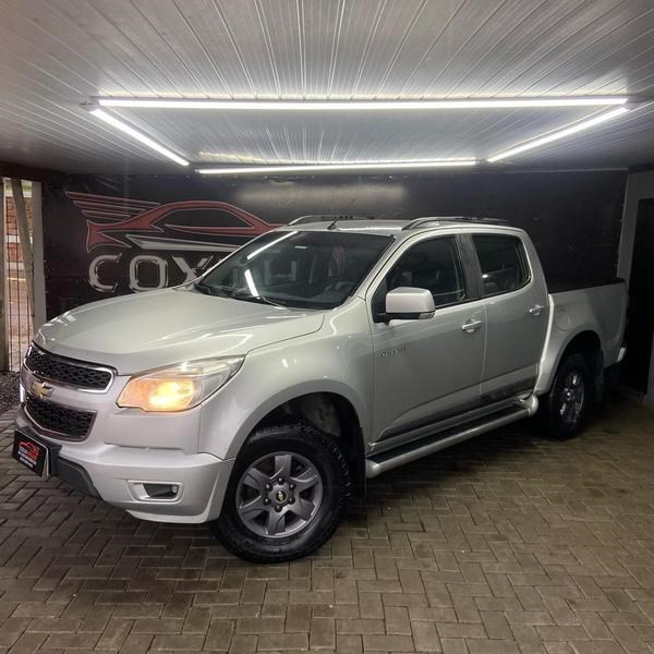 //www.autoline.com.br/carro/chevrolet/s-10-24-cd-advantage-8v-flex-4p-manual/2016/triunfo-rs/24878457