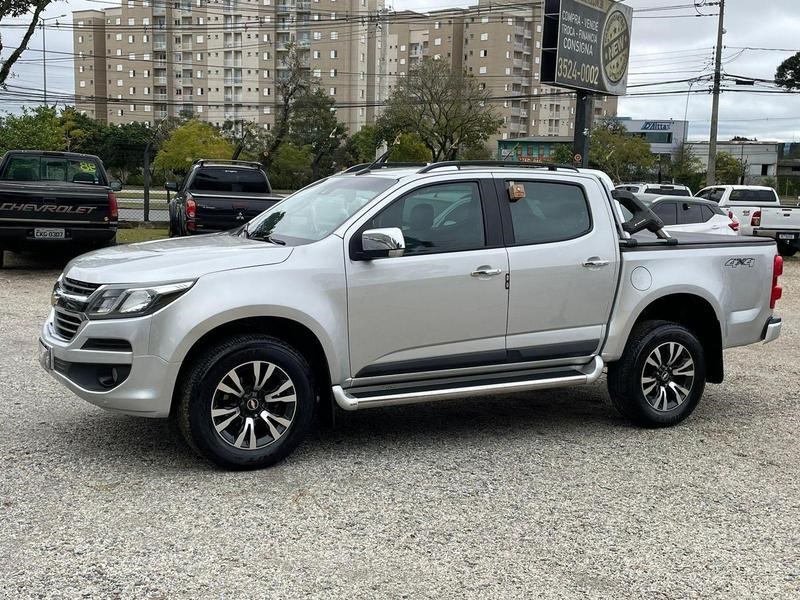 //www.autoline.com.br/carro/chevrolet/s-10-28-cd-ltz-16v-diesel-4p-4x4-turbo-automatico/2017/curitiba-pr/24885642