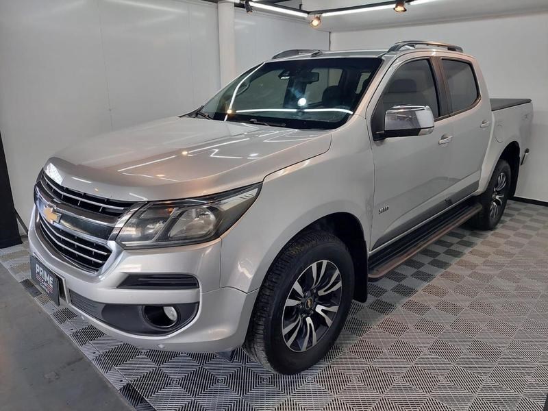 //www.autoline.com.br/carro/chevrolet/s-10-28-ltz-cd-16v-diesel-4p-4x4-turbo-automatico/2020/curitiba-pr/24897258