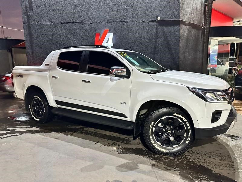 //www.autoline.com.br/carro/chevrolet/s-10-28-high-country-cd-16v-diesel-4p-4x4-turbo-au/2022/campo-grande-ms/24897590