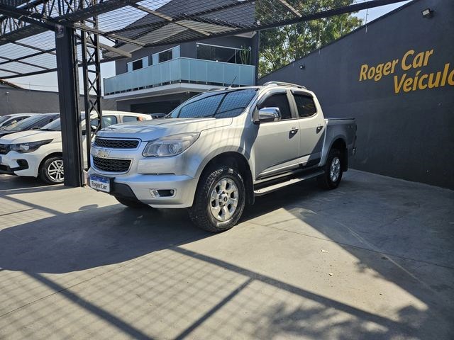 //www.autoline.com.br/carro/chevrolet/s-10-28-cd-ltz-16v-diesel-4p-4x4-turbo-automatico/2016/sao-jose-dos-campos-sp/24918663