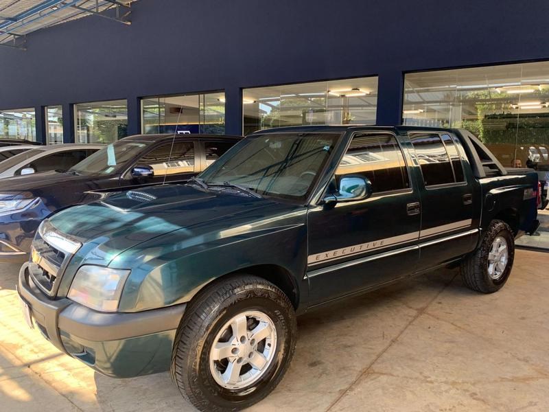//www.autoline.com.br/carro/chevrolet/s-10-28-dlx-cd-tb-8v-diesel-4p-4x4-turbo-manual/2001/campo-grande-ms/24923184