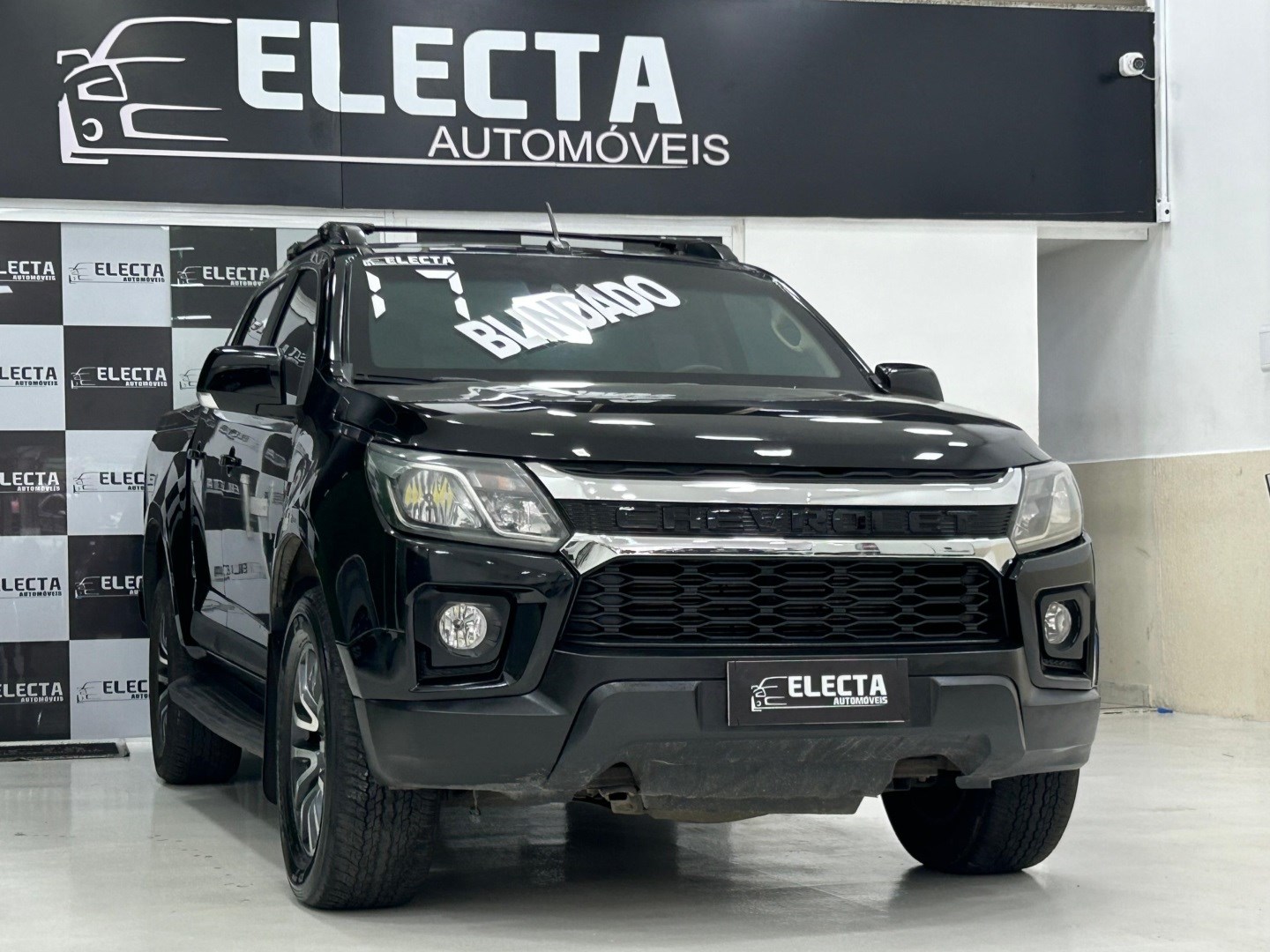 //www.autoline.com.br/carro/chevrolet/s-10-28-cd-high-country-16v-diesel-4p-4x4-turbo-au/2017/sao-joao-de-meriti-rj/24939391
