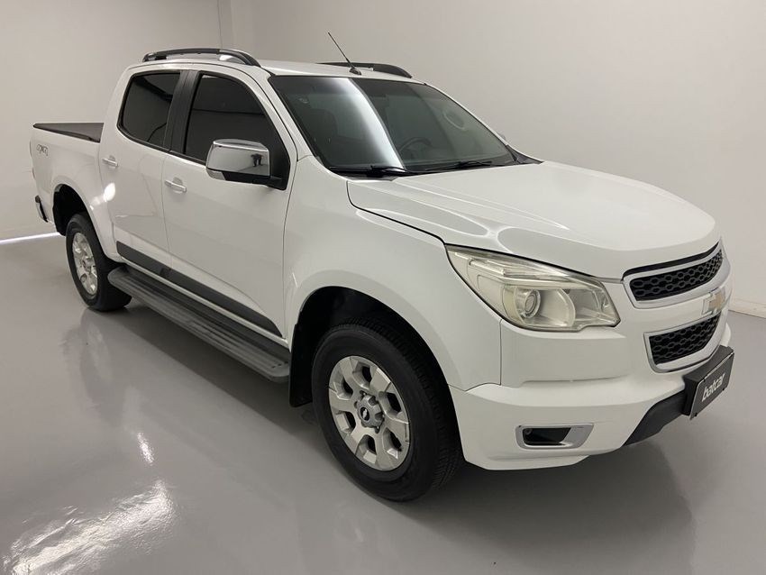 //www.autoline.com.br/carro/chevrolet/s-10-28-ltz-cd-16v-diesel-4p-4x4-turbo-automatico/2013/brasilia-df/25009807