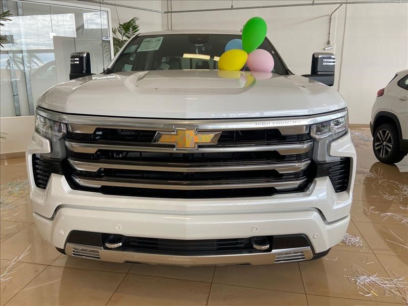 //www.autoline.com.br/carro/chevrolet/silverado-53-high-country-cd-16v-gasolina-4p-4x4-automa/2024/itumbiara-go/22846757