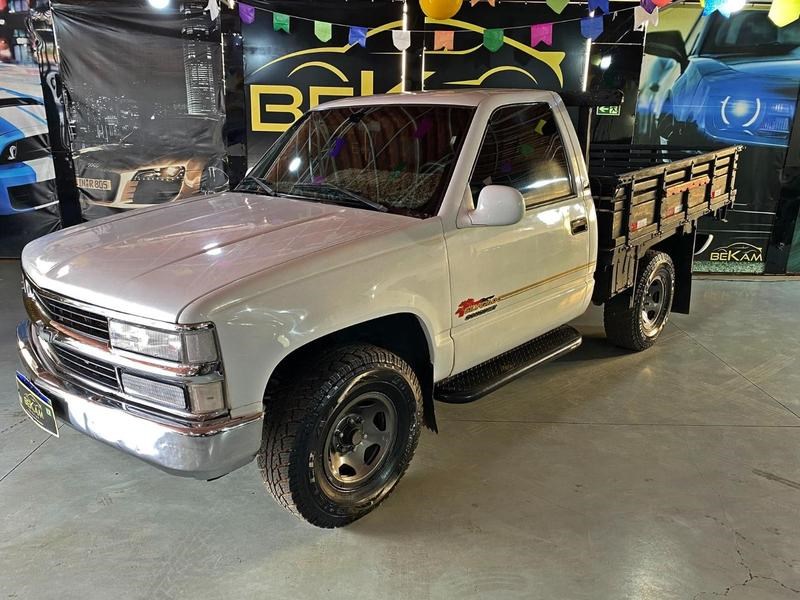 //www.autoline.com.br/carro/chevrolet/silverado-41-tropical-cd-diesel/1997/valparaiso-de-goias-go/24628096
