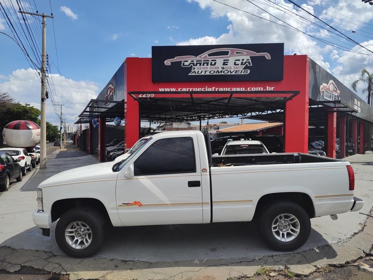 //www.autoline.com.br/carro/chevrolet/silverado-42-conquest-cabsimp-turbo-ic-168cv-2p-diesel/1998/franca-sp/24741182