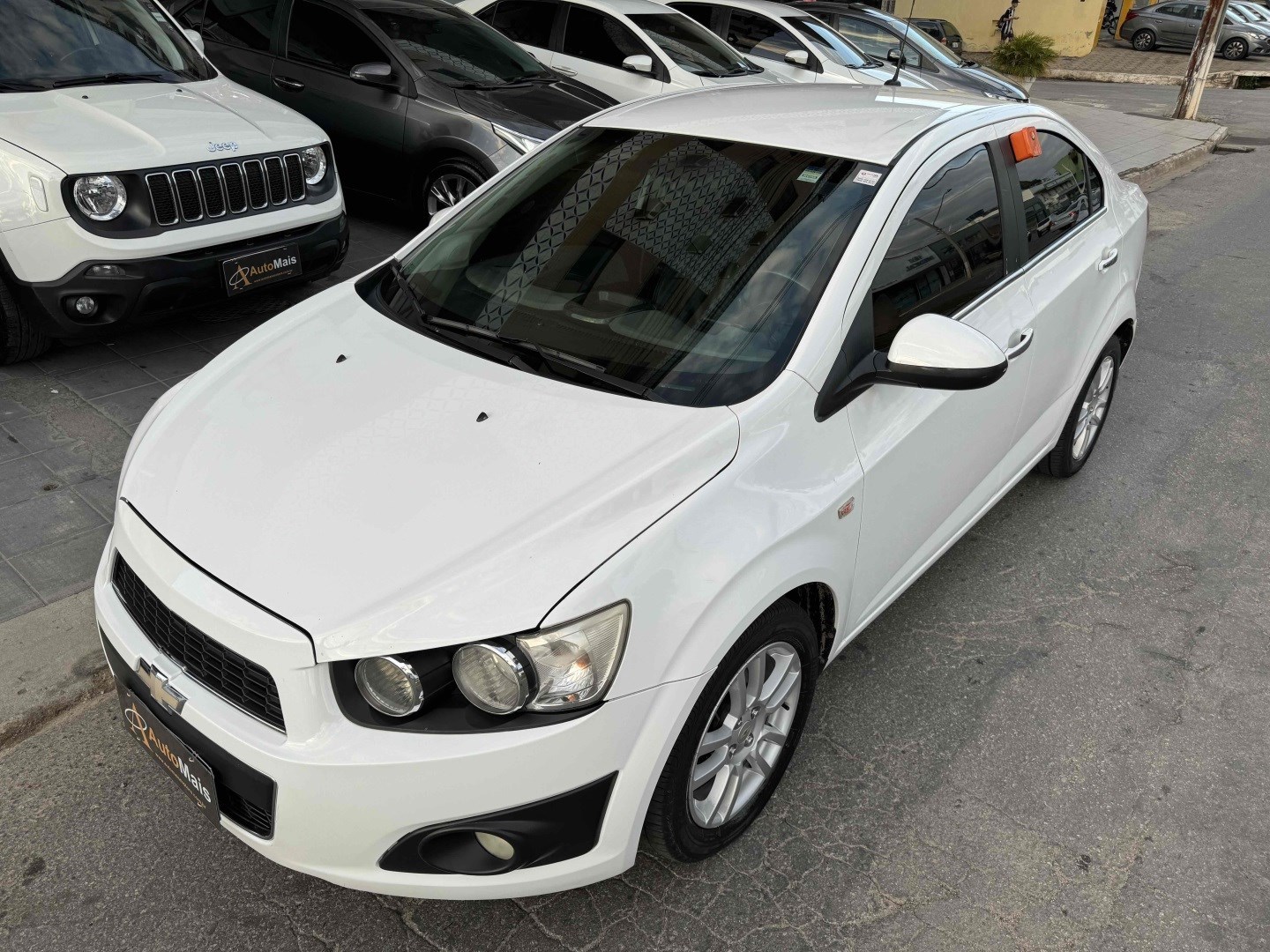 //www.autoline.com.br/carro/chevrolet/sonic-16-sedan-ltz-16v-flex-4p-automatico/2014/nova-serrana-mg/23940438