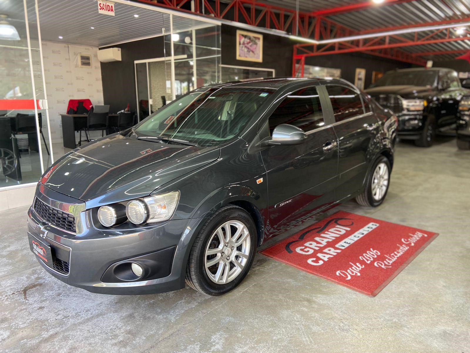 //www.autoline.com.br/carro/chevrolet/sonic-16-sedan-ltz-16v-flex-4p-automatico/2014/jaragua-do-sul-sc/24162227