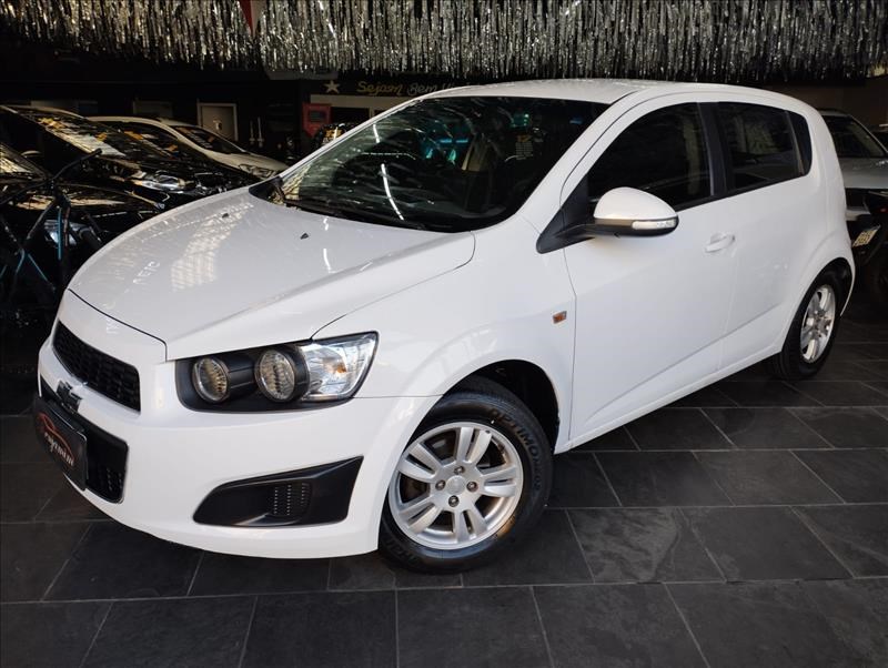 //www.autoline.com.br/carro/chevrolet/sonic-16-hatch-lt-16v-flex-4p-manual/2014/sao-bernardo-do-campo-sp/24796654