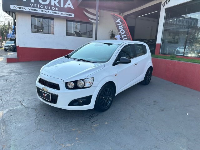 //www.autoline.com.br/carro/chevrolet/sonic-16-hatch-ltz-16v-flex-4p-automatico/2014/lins-sp/24911286