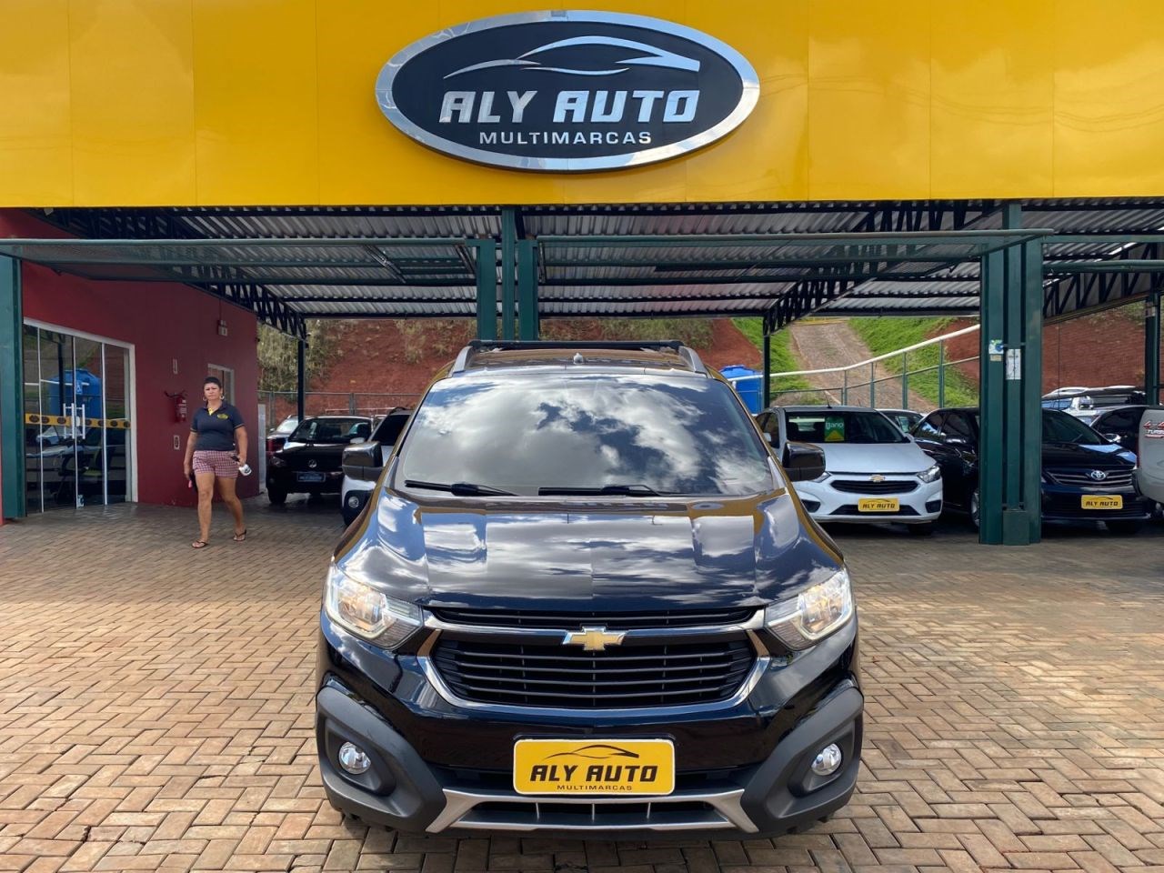 //www.autoline.com.br/carro/chevrolet/spin-18-activ-7l-8v-flex-4p-automatico/2020/chapeco-sc/23599927