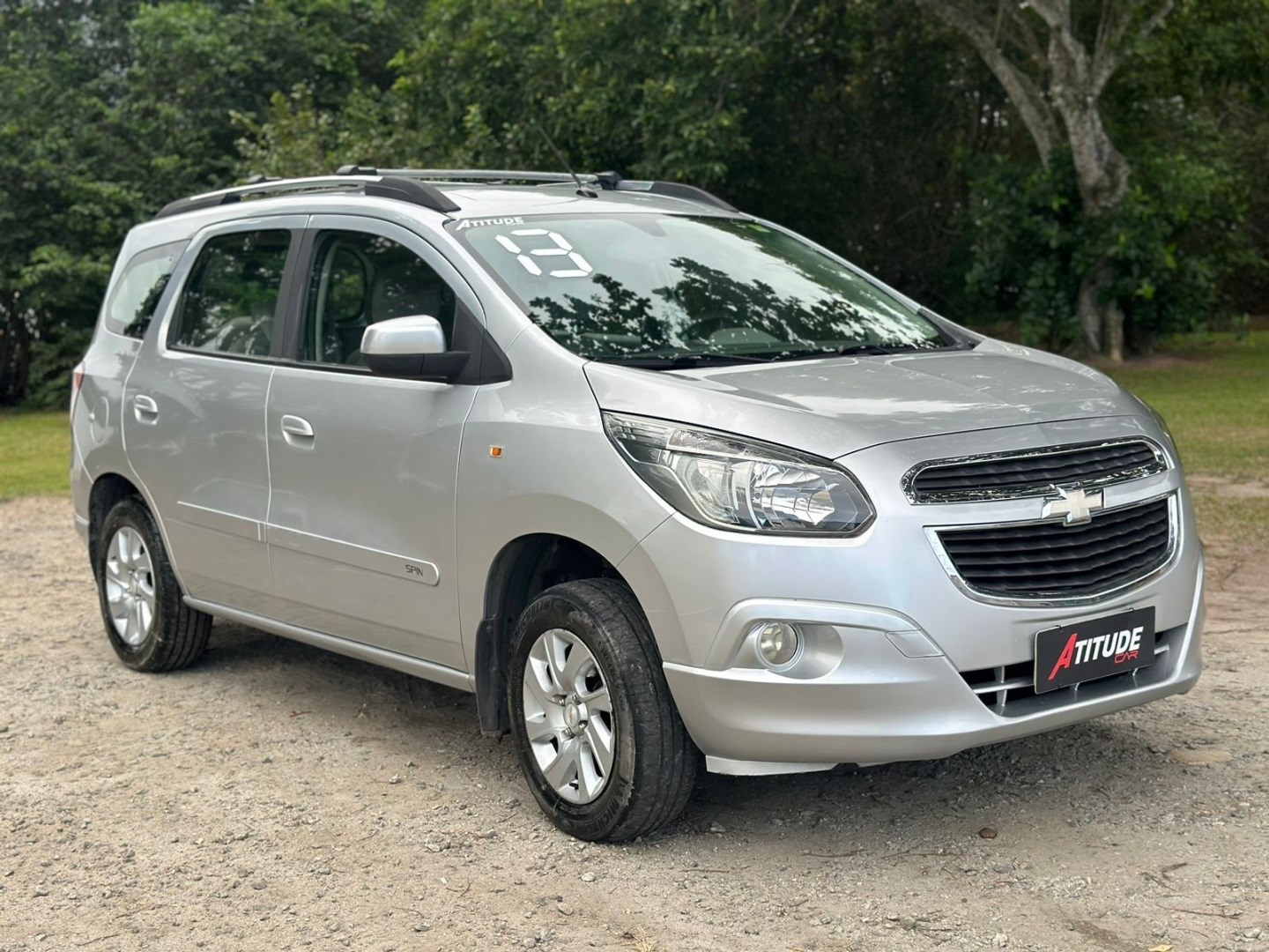 //www.autoline.com.br/carro/chevrolet/spin-18-ltz-7l-8v-flex-4p-automatico/2013/sao-joao-de-meriti-rj/23673938