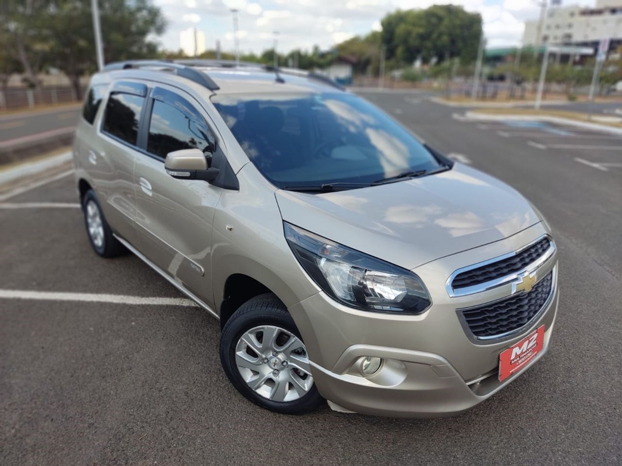 //www.autoline.com.br/carro/chevrolet/spin-18-ltz-7l-8v-flex-4p-automatico/2014/sao-jose-do-rio-preto-sp/24174972