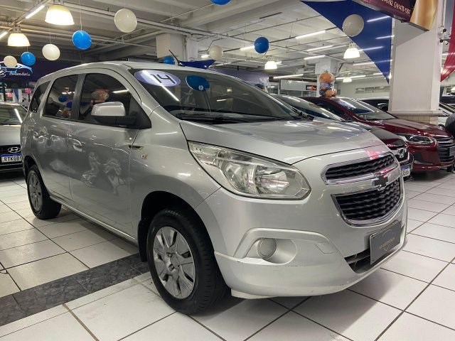 //www.autoline.com.br/carro/chevrolet/spin-18-lt-8v-flex-4p-manual/2014/osasco-sp/24787765
