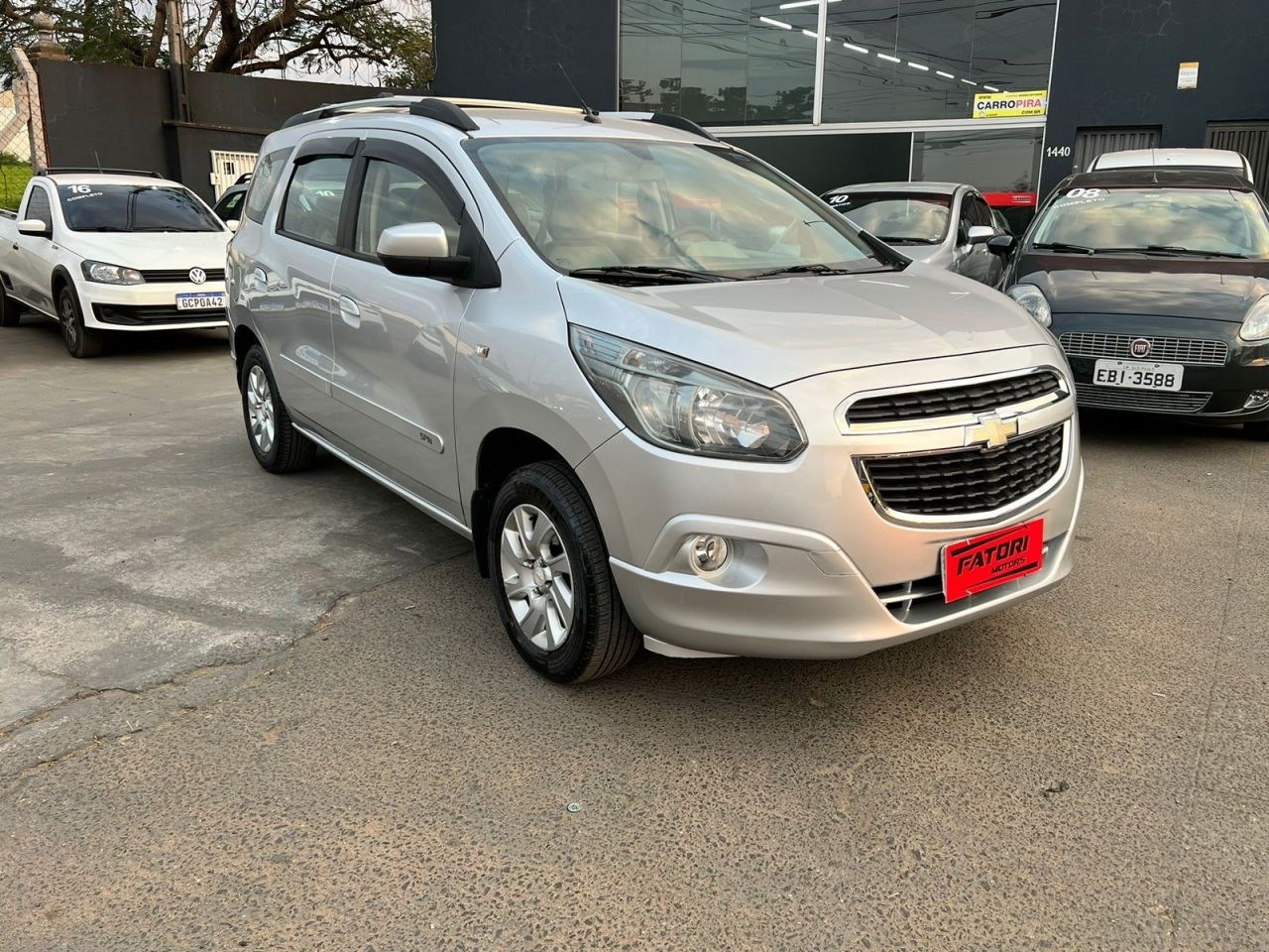 //www.autoline.com.br/carro/chevrolet/spin-18-ltz-7l-8v-flex-4p-automatico/2013/piracicaba-sp/24871703