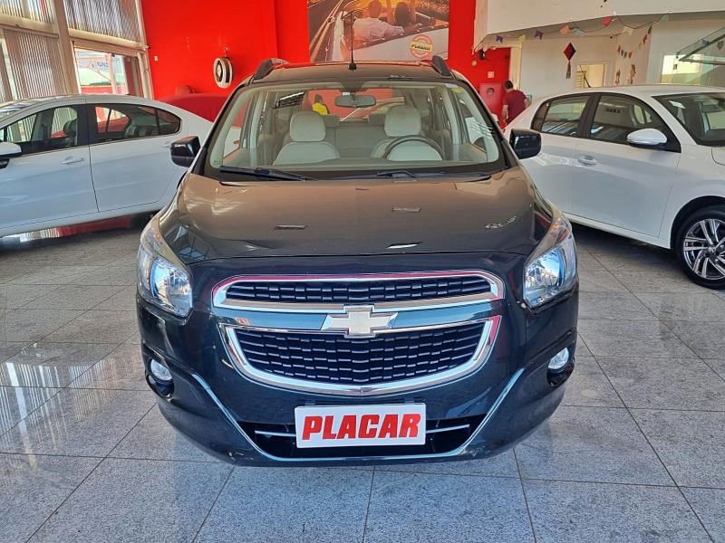 //www.autoline.com.br/carro/chevrolet/spin-18-ltz-7l-8v-flex-4p-automatico/2014/brasilia-df/24883761