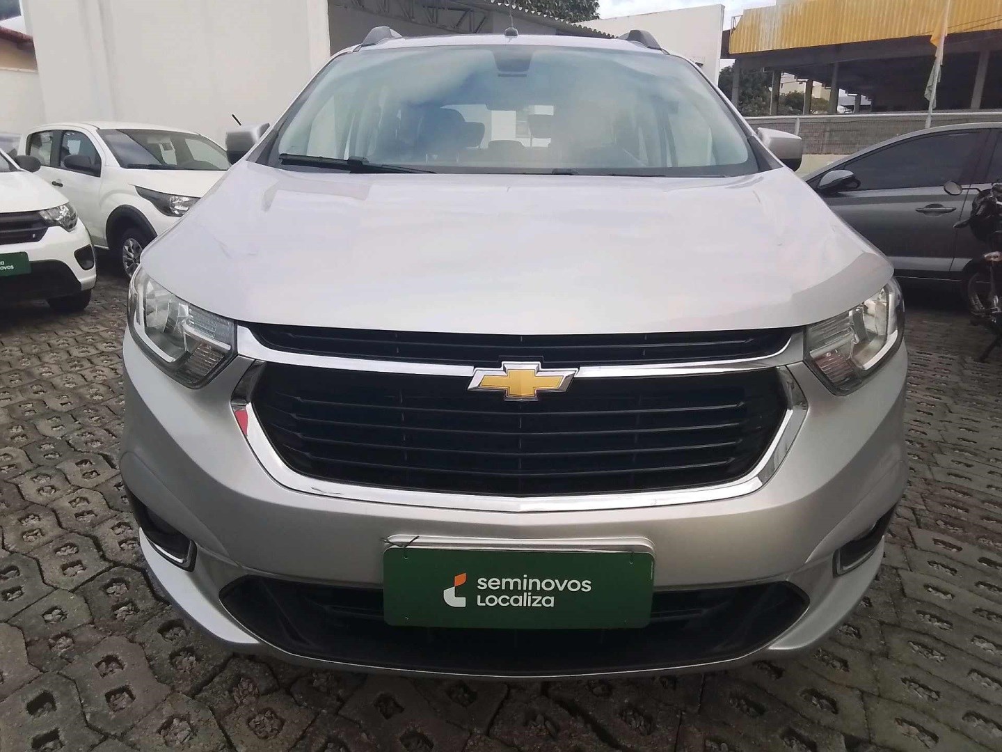//www.autoline.com.br/carro/chevrolet/spin-18-premier-7l-8v-flex-4p-automatico/2023/joao-pessoa-pb/24944236