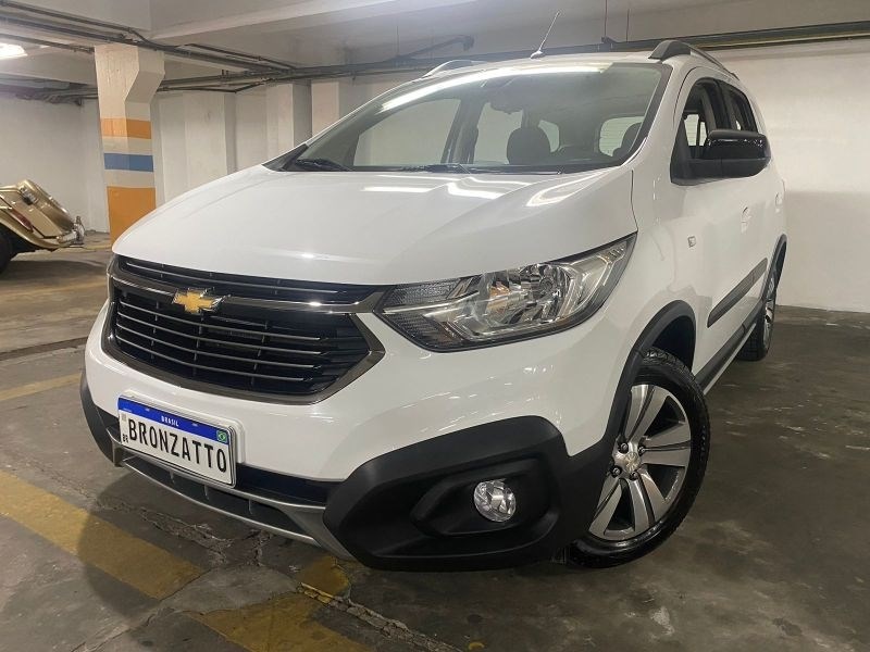 //www.autoline.com.br/carro/chevrolet/spin-18-activ-8v-flex-4p-automatico/2020/porto-alegre-rs/24953386