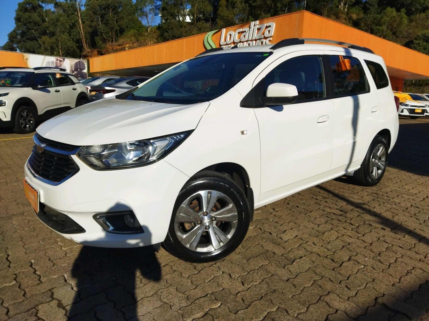 //www.autoline.com.br/carro/chevrolet/spin-18-premier-7l-8v-flex-4p-automatico/2023/porto-alegre-rs/24961736