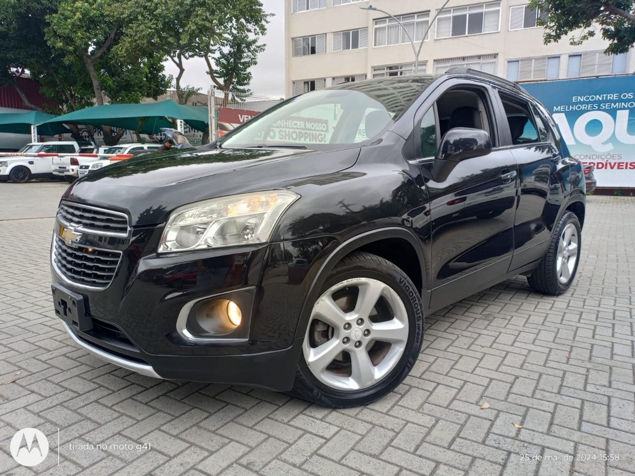 //www.autoline.com.br/carro/chevrolet/tracker-18-ltz-fwd-16v-flex-4p-automatico/2015/sao-paulo-sp/24015027