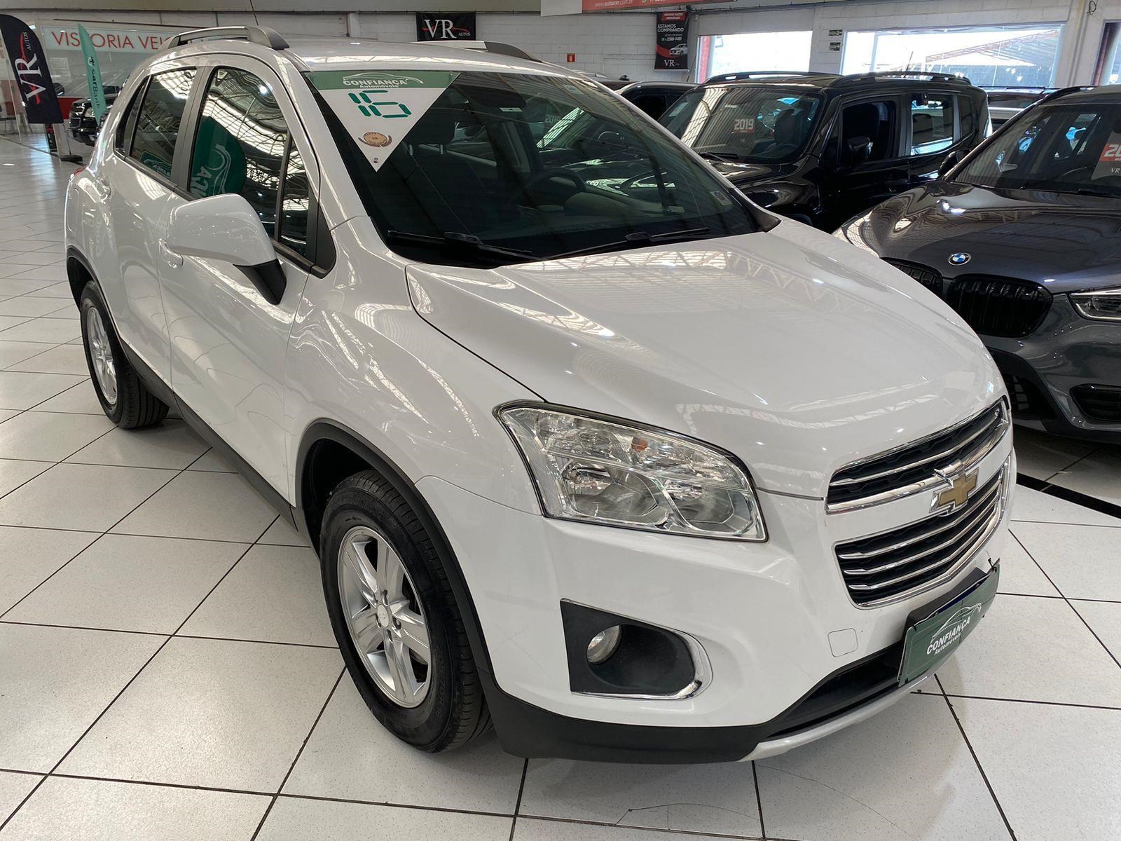 //www.autoline.com.br/carro/chevrolet/tracker-18-lt-16v-flex-4p-automatico/2016/sao-paulo-sp/24223103