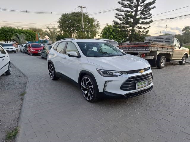 //www.autoline.com.br/carro/chevrolet/tracker-12-turbo-premier-12v-flex-4p-automatico/2023/eunapolis-ba/24393888