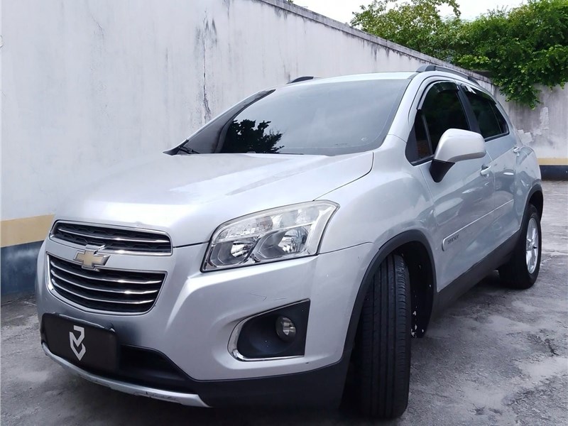 //www.autoline.com.br/carro/chevrolet/tracker-18-lt-16v-flex-4p-automatico/2016/rio-de-janeiro-rj/24419792
