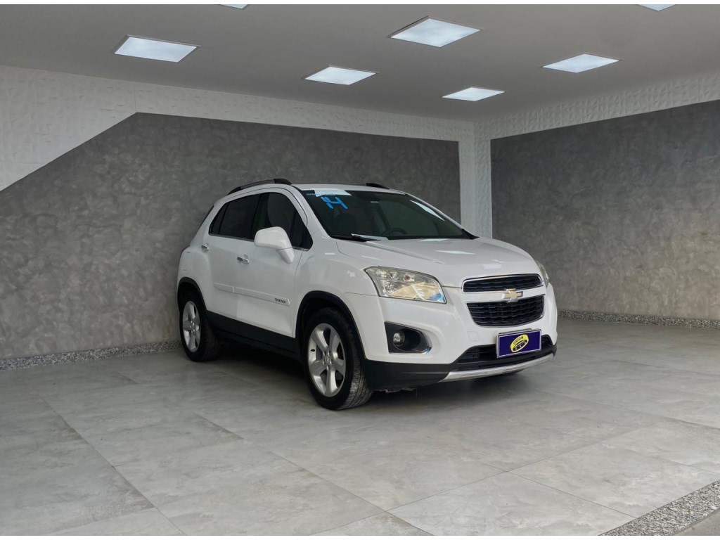 //www.autoline.com.br/carro/chevrolet/tracker-18-ltz-fwd-16v-flex-4p-automatico/2014/rio-de-janeiro-rj/24459098