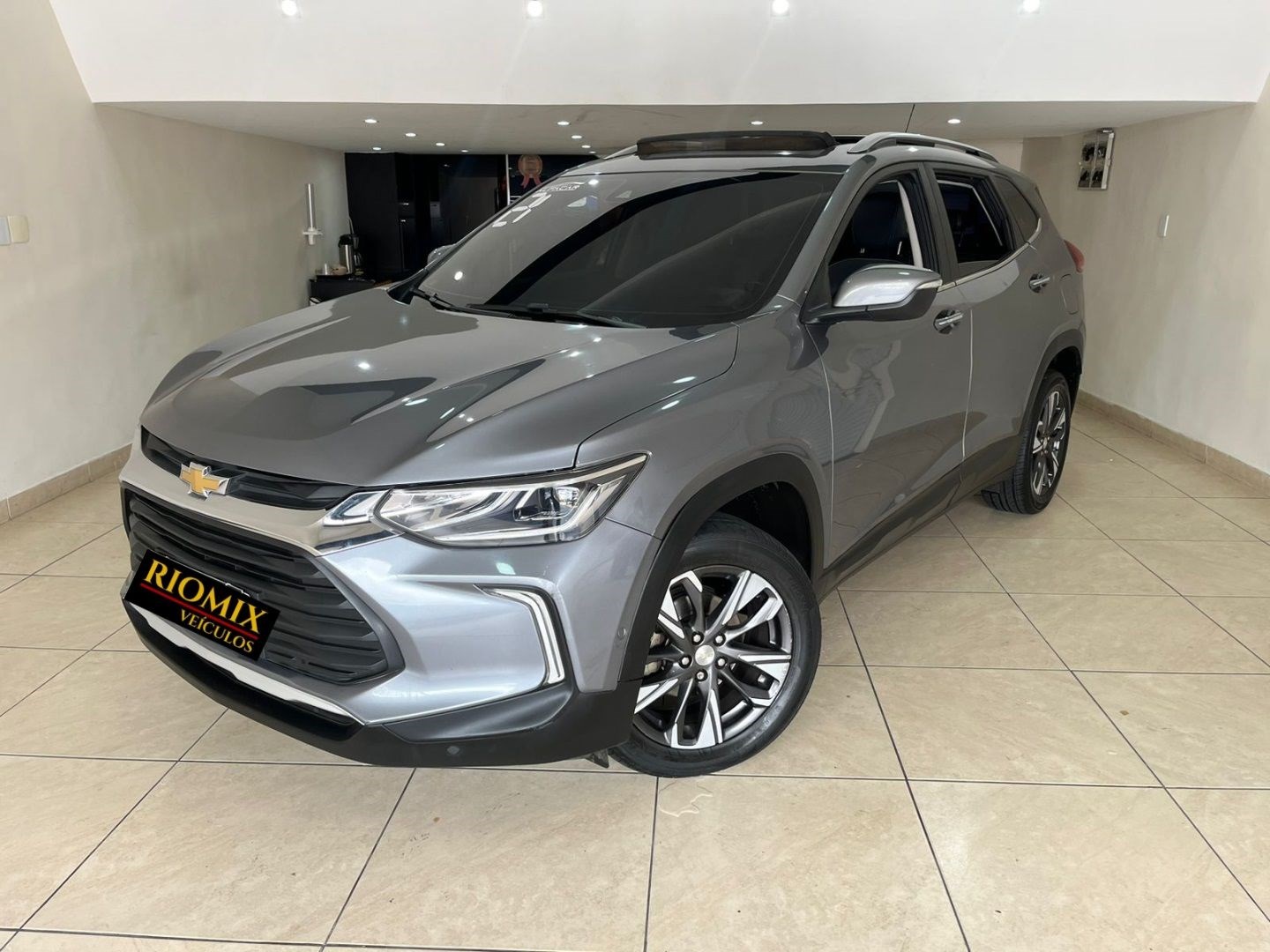 //www.autoline.com.br/carro/chevrolet/tracker-12-turbo-premier-12v-flex-4p-automatico/2021/rio-de-janeiro-rj/24629320