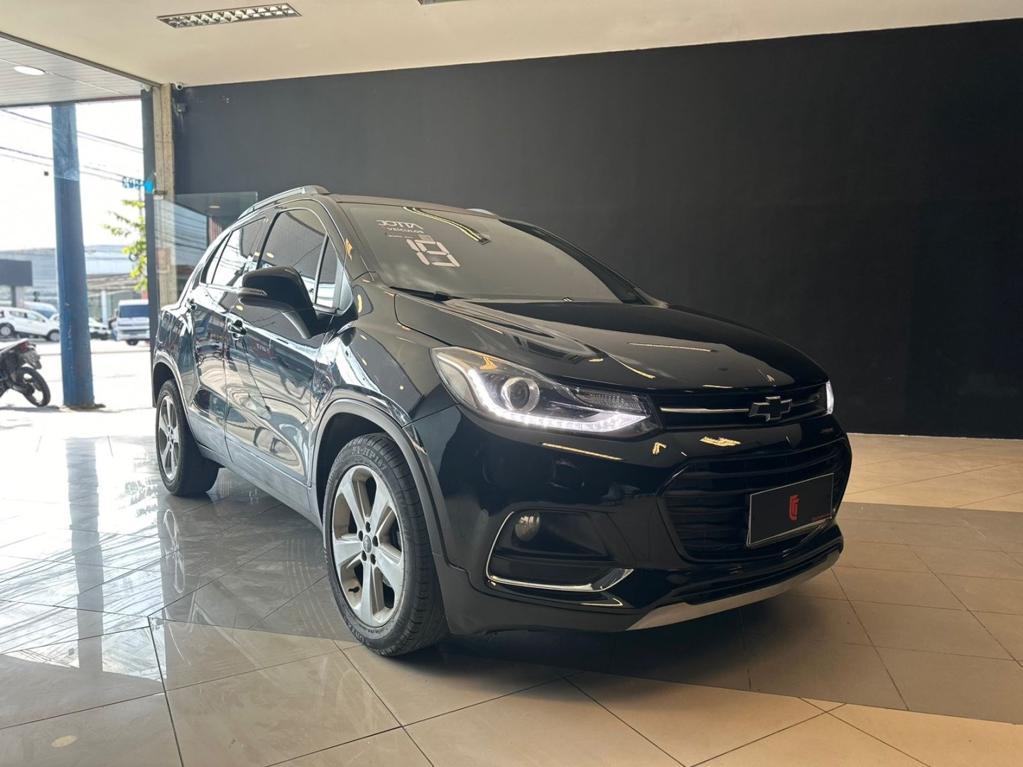 //www.autoline.com.br/carro/chevrolet/tracker-14-midnight-16v-flex-4p-turbo-automatico/2019/rio-de-janeiro-rj/24702242