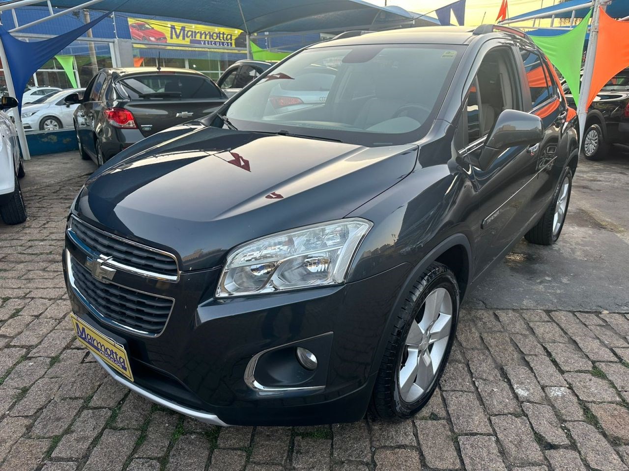 //www.autoline.com.br/carro/chevrolet/tracker-18-ltz-fwd-16v-flex-4p-automatico/2014/amparo-sp/24710815