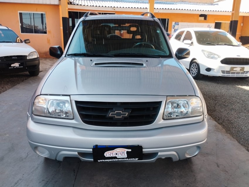 //www.autoline.com.br/carro/chevrolet/tracker-20-l-8v-diesel-4p-4x4-turbo-manual/2004/colombo-pr/24782658