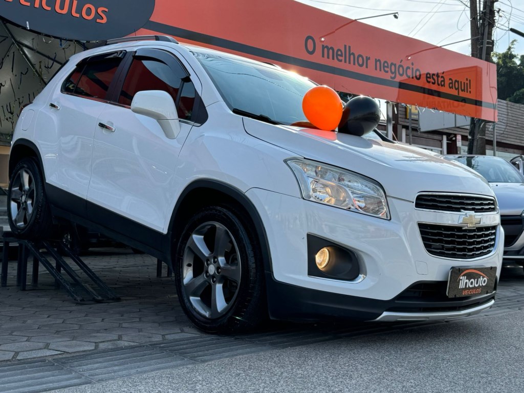 //www.autoline.com.br/carro/chevrolet/tracker-18-ltz-fwd-16v-flex-4p-automatico/2016/florianopolis-sc/24798603