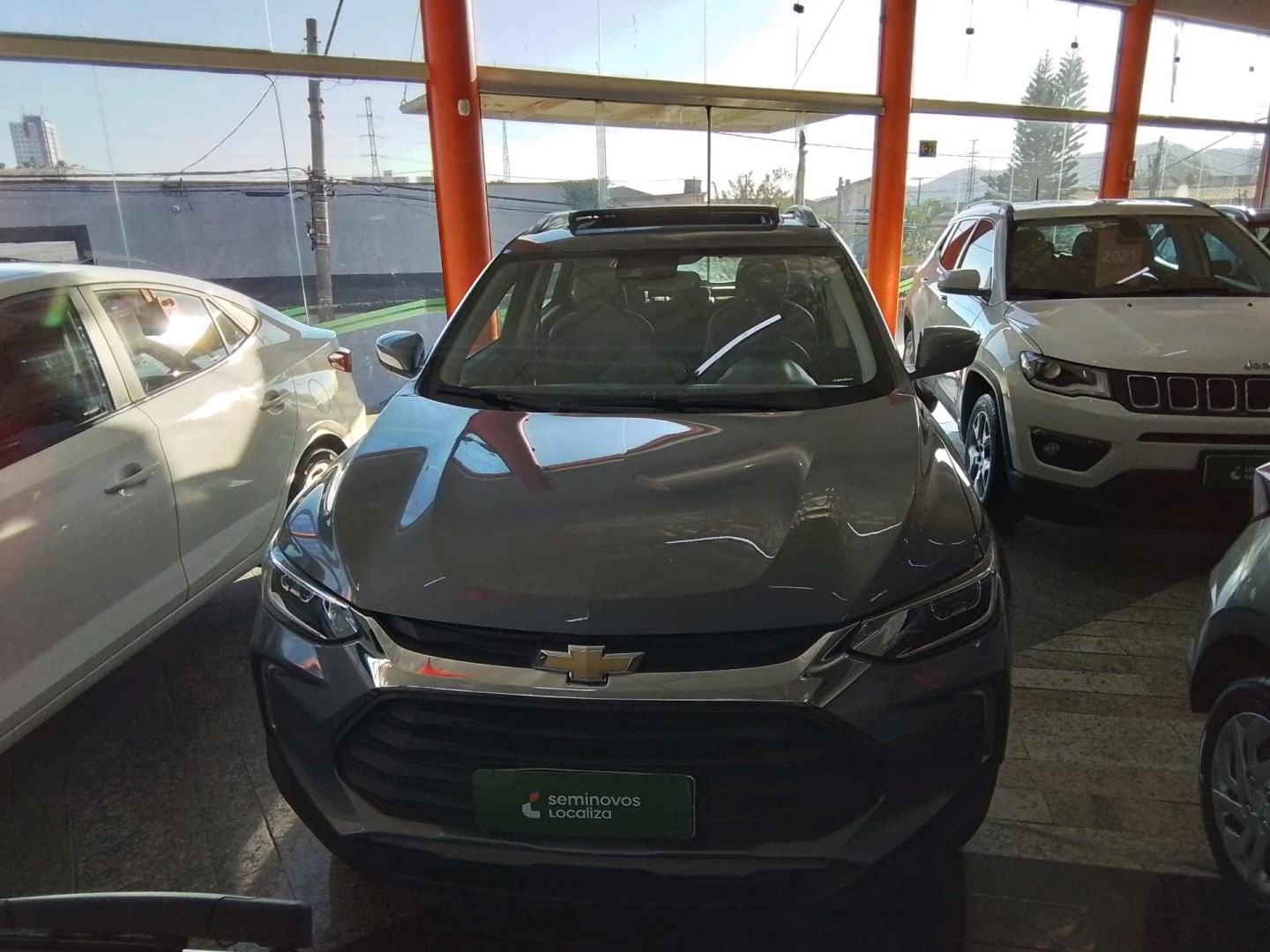 //www.autoline.com.br/carro/chevrolet/tracker-12-turbo-premier-12v-flex-4p-automatico/2023/mogi-das-cruzes-sp/24905818