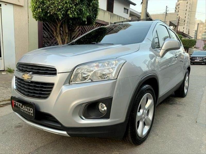 //www.autoline.com.br/carro/chevrolet/tracker-18-ltz-fwd-16v-flex-4p-automatico/2015/sao-paulo-sp/24916541