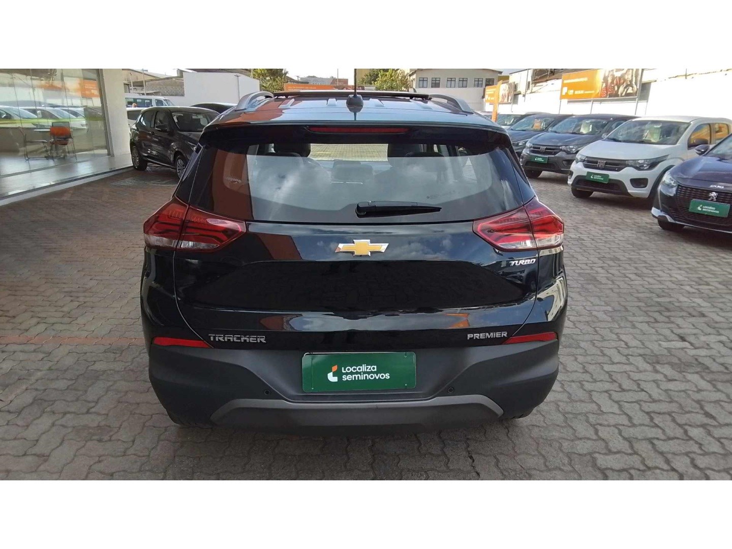 //www.autoline.com.br/carro/chevrolet/tracker-12-turbo-premier-12v-flex-4p-automatico/2023/mogi-das-cruzes-sp/24966982