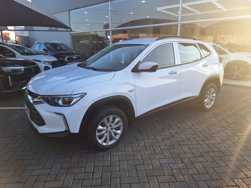 //www.autoline.com.br/carro/chevrolet/tracker-10-turbo-12v-flex-4p-automatico/2023/foz-do-iguacu-pr/25010553