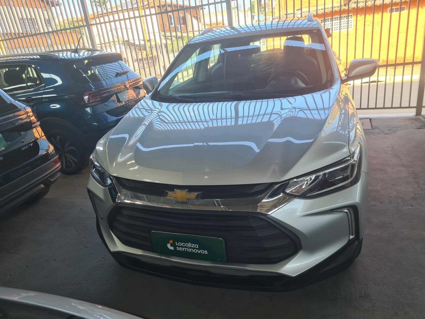 //www.autoline.com.br/carro/chevrolet/tracker-12-turbo-premier-12v-flex-4p-automatico/2023/sao-paulo-sp/25020503