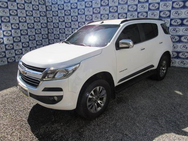 //www.autoline.com.br/carro/chevrolet/trailblazer-28-ltz-7l-16v-diesel-4p-4x4-turbo-automatico/2018/cacoal-ro/24303156