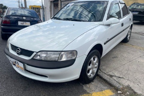 //www.autoline.com.br/carro/chevrolet/vectra-20-gls-mpfi-120cv-4p-gasolina-manual/1997/sao-paulo-sp/23178989