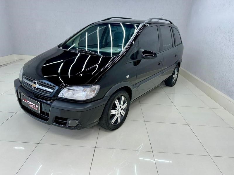 //www.autoline.com.br/carro/chevrolet/zafira-20-l-elite-8v-flex-4p-automatico/2012/curitiba-pr/24989358