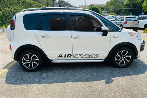 //www.autoline.com.br/carro/citroen/aircross-16-exclusive-16v-flex-4p-automatico/2014/rio-de-janeiro-rj/16070755