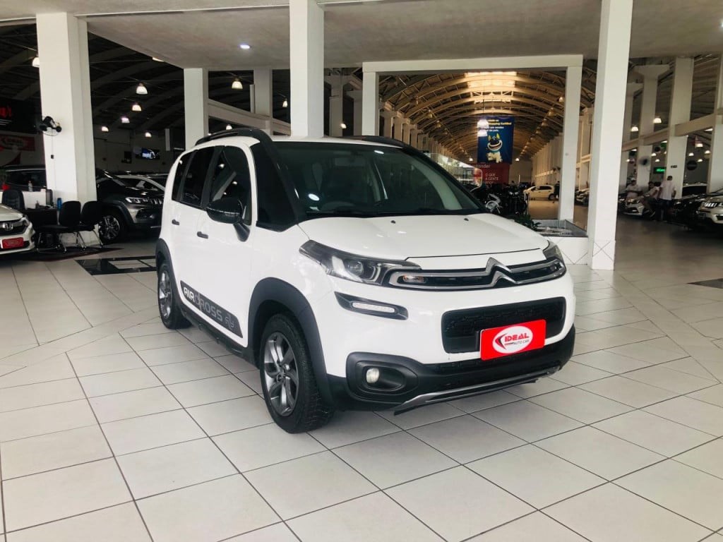 //www.autoline.com.br/carro/citroen/aircross-16-feel-16v-flex-4p-automatico/2017/curitiba-pr/23220311