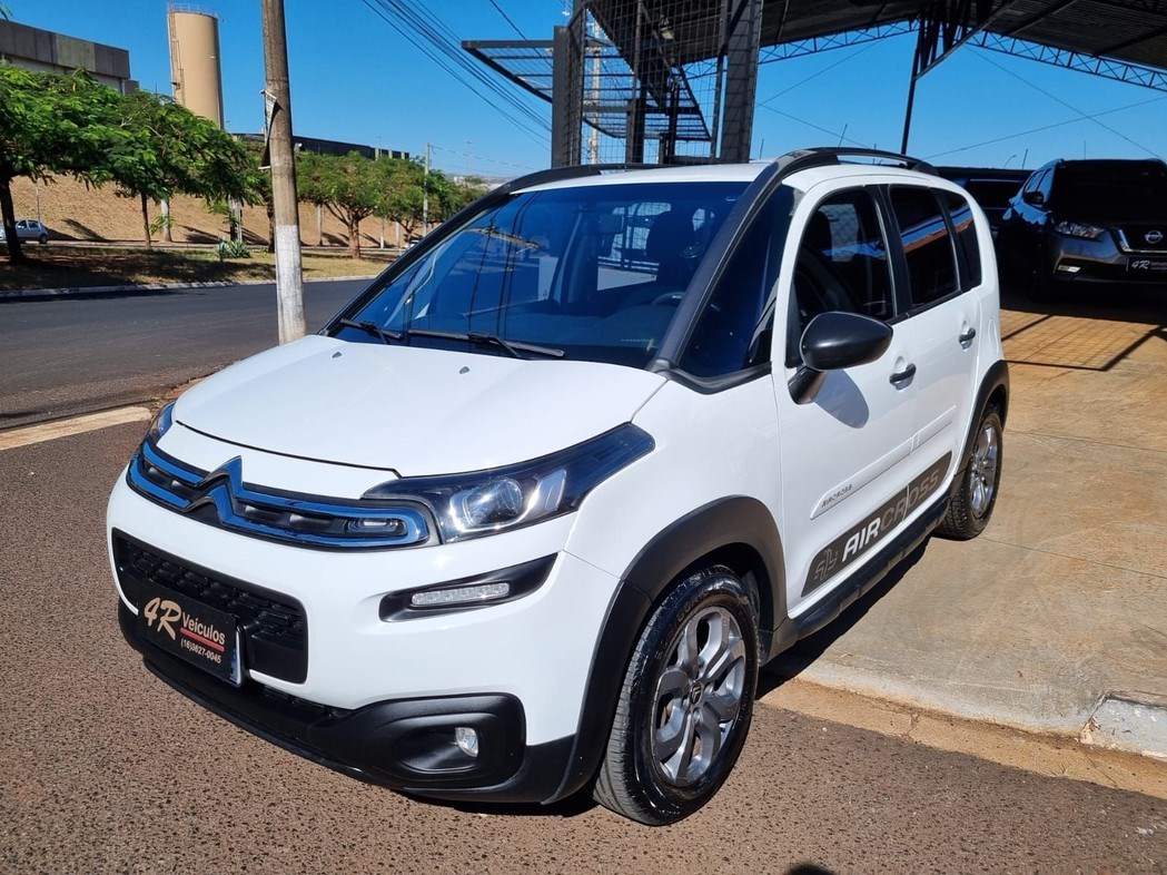 //www.autoline.com.br/carro/citroen/aircross-16-live-16v-flex-4p-automatico/2019/ribeirao-preto-sp/24270697